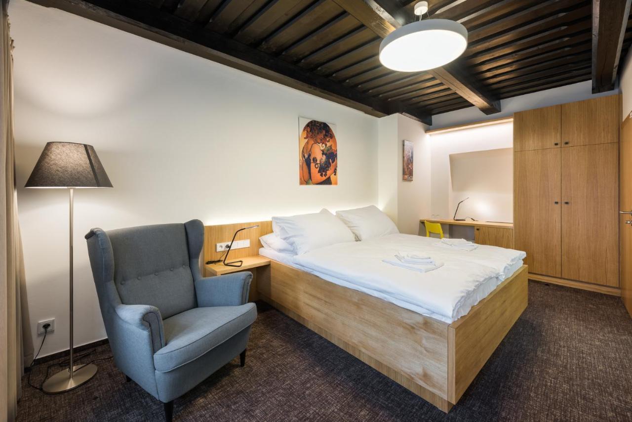 Fancy Apartments By Prague Castle Екстер'єр фото