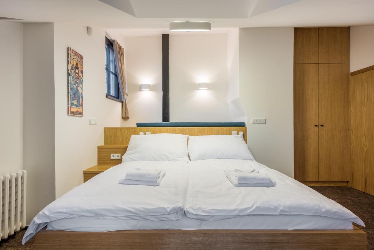 Fancy Apartments By Prague Castle Екстер'єр фото